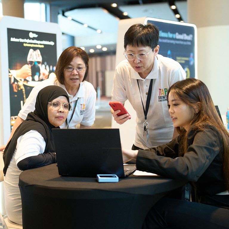 1019 TAP expo D2C00066